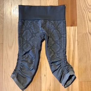 Lululemon In The Flow Crop Size 6